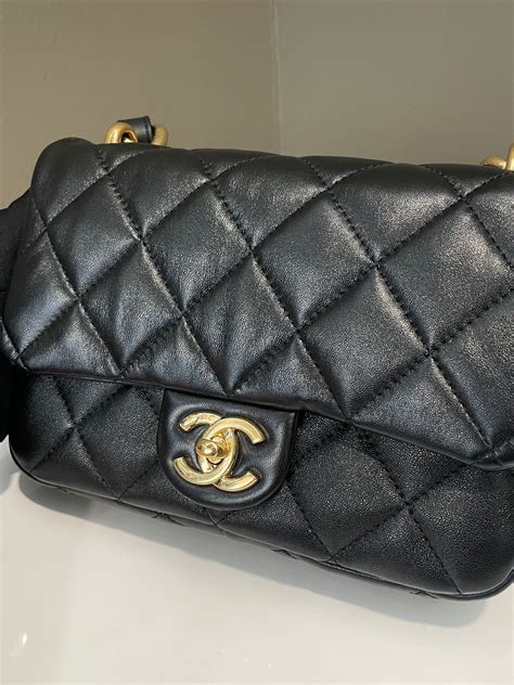 CHANEL 22S FUNKY TOWN FLAP 